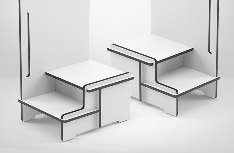 ScreenUp® Step-Up Platform with round handrail